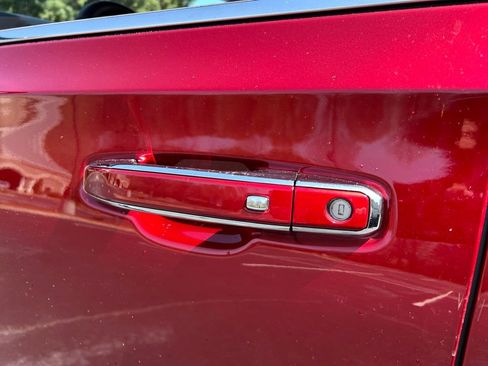 Certified 2025 Chevrolet Suburban High Country image 30