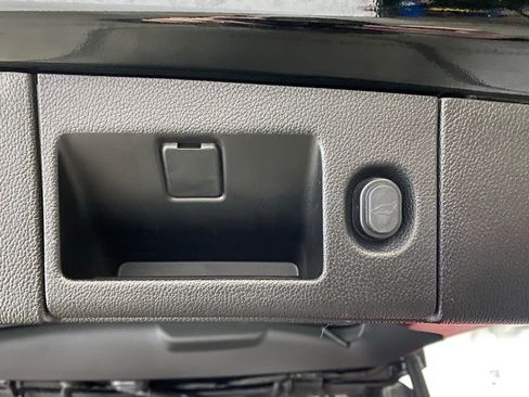 Used 2019 Cadillac Escalade Premium Luxury image 8