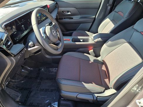 New 2026 Nissan Kicks SR w/ Interior Electronics Package FWD image 6
