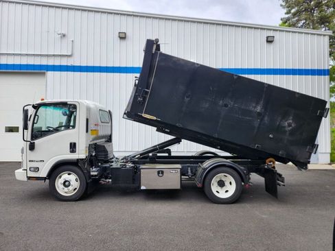 Used 2024 Isuzu NPR RWD image 2