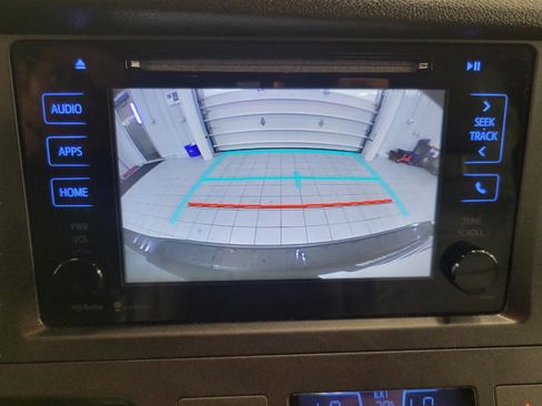 Used 2015 Toyota Sienna XLE FWD image 14