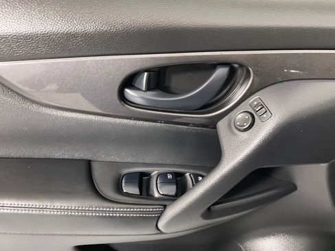 Used 2020 Nissan Rogue S image 10