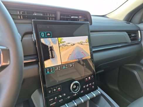 New 2027 GMC Terrain AT4 w/ Convenience Package III AWD/4WD image 31