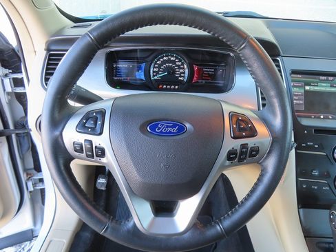 Used 2013 Ford Taurus SEL image 13