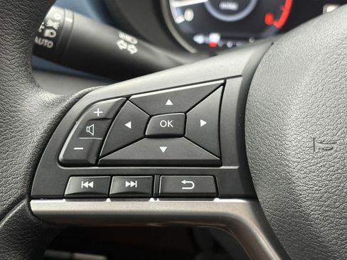 Used 2025 Nissan Versa SV w/ Trunk Package FWD image 18
