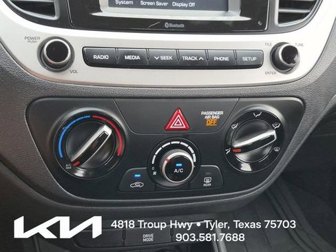 Used 2020 Hyundai Accent SE FWD image 31