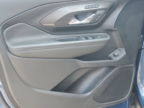 Certified 2024 GMC Terrain SLT w/ LPO, Floor Liner Package FWD image 27