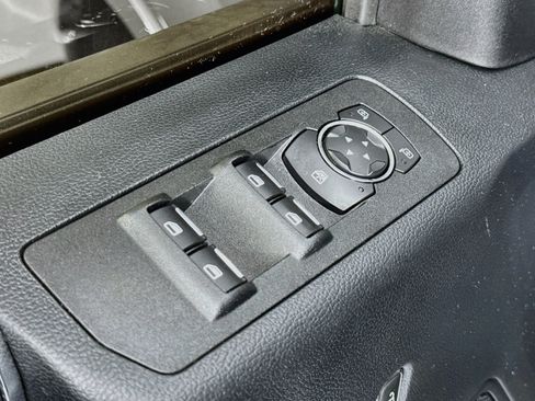 Used 2019 Ford F150 XLT w/ Equipment Group 302A Luxury AWD/4WD image 18