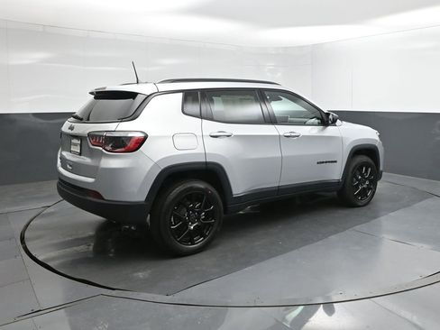 New 2026 Jeep Compass Latitude AWD/4WD image 8