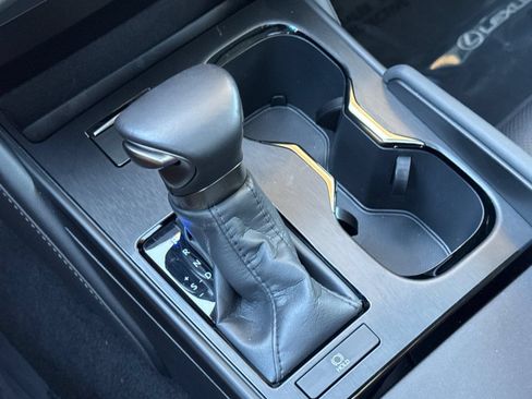 Certified 2025 Lexus ES 350 w/ Accessory Package (Z1) FWD image 24