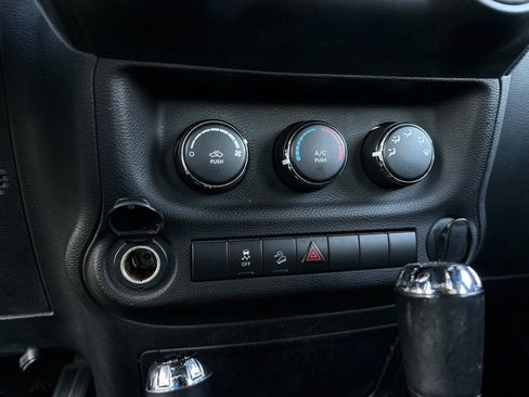 Used 2012 Jeep Wrangler Sport image 8