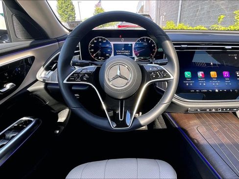 Used 2026 Mercedes-Benz E 350 4MATIC Sedan image 5