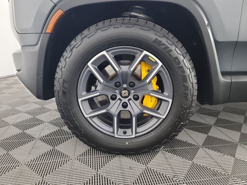 Used 2022 Rivian R1T Adventure AWD/4WD image 9