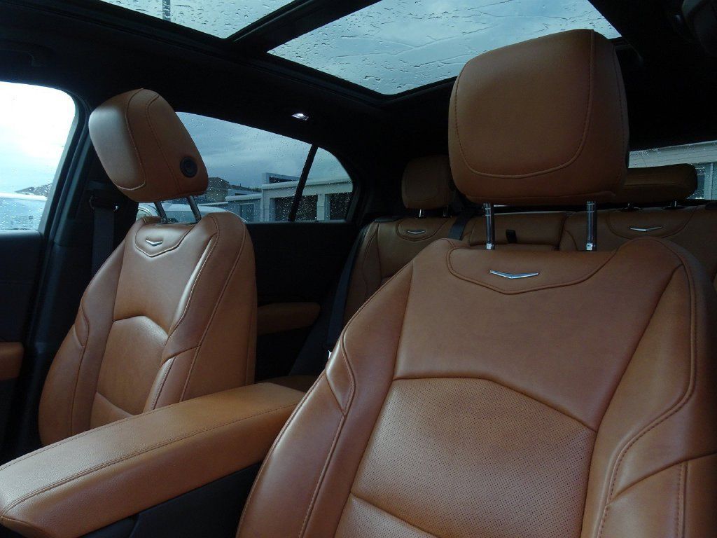 Used 2019 Cadillac XT4 Premium Luxury FWD image 11