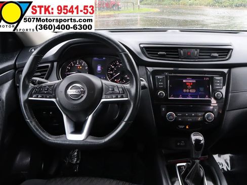 Used 2018 Nissan Rogue SV AWD/4WD image 19