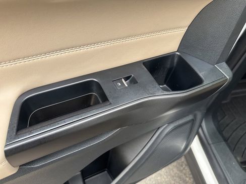 Used 2020 Ford Explorer XLT w/ Equipment Group 202A image 28