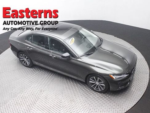 Used 2022 Volvo S60 B5 Inscription AWD/4WD image 3