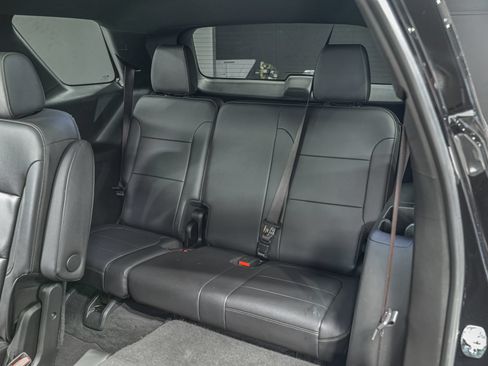 Used 2022 Chevrolet Traverse LT w/ LT Premium Package AWD/4WD image 29