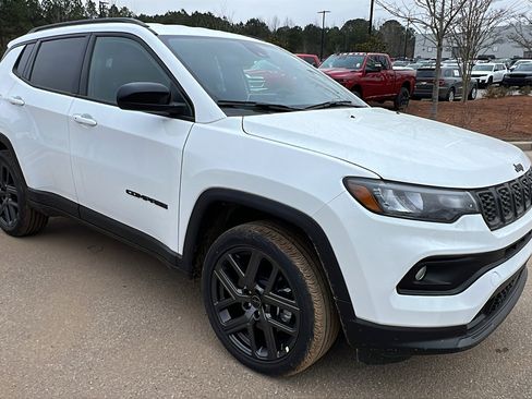 New 2026 Jeep Compass Latitude image 5