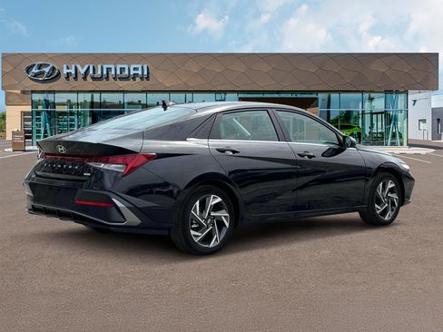 New 2025 Hyundai Elantra Limited FWD image 9