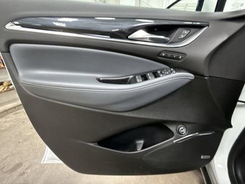 Used 2024 Buick Enclave Premium AWD/4WD image 17