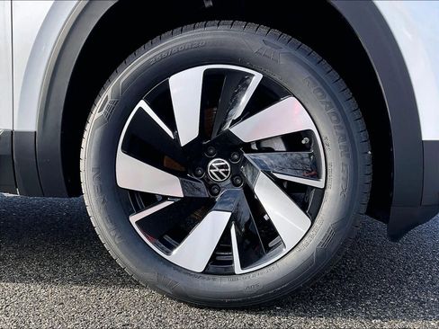 New 2026 Volkswagen Atlas Cross Sport SEL AWD/4WD image 8