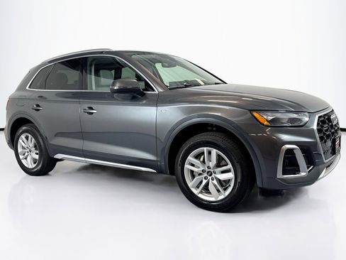 Used 2022 Audi Q5 2.0T Premium w/ Convenience Package image 3