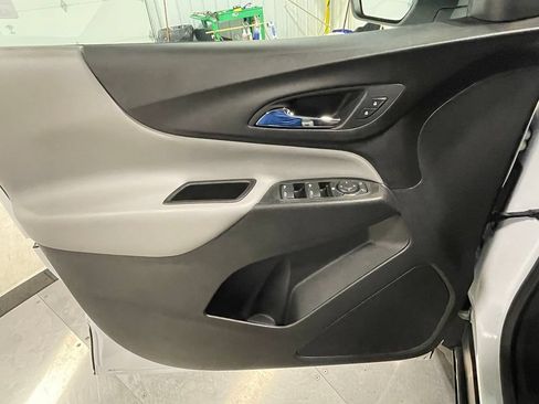 Used 2021 Chevrolet Equinox LS AWD/4WD image 19