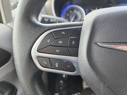 Used 2021 Chrysler Voyager Lxi image 33