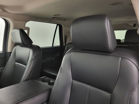 Used 2024 Ford Expedition Max XLT image 39