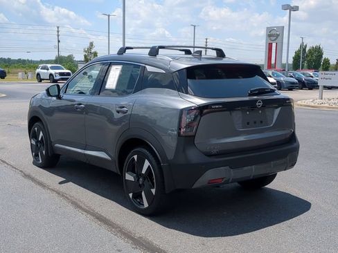 Certified 2025 Nissan Kicks SR FWD image 5