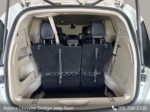 Used 2024 Chrysler Pacifica Touring-L FWD image 8