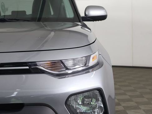 Used 2022 Kia Soul S FWD image 12