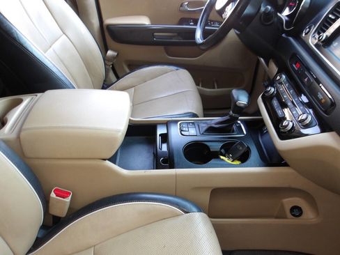 Used 2017 Kia Sedona LX w/ LX Essentials Premium Package image 20