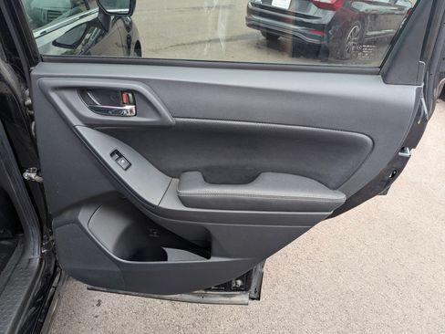 Used 2015 Subaru Forester 2.5i Limited AWD/4WD image 29