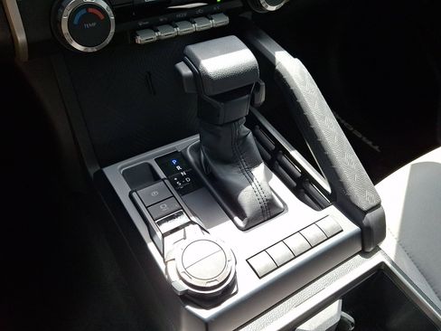 Certified 2025 Toyota Tacoma SR5 AWD/4WD image 16