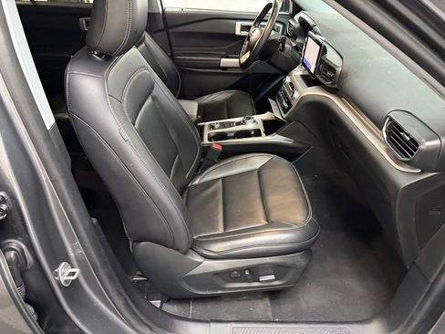 Certified 2022 Ford Explorer XLT w/ Equipment Group 202A image 48
