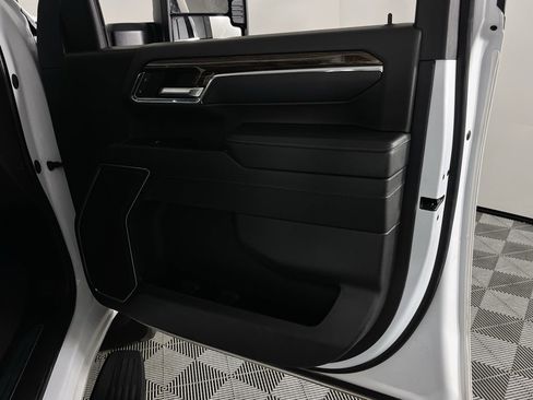 Used 2024 GMC Sierra 3500 SLE w/ Preferred Package image 34