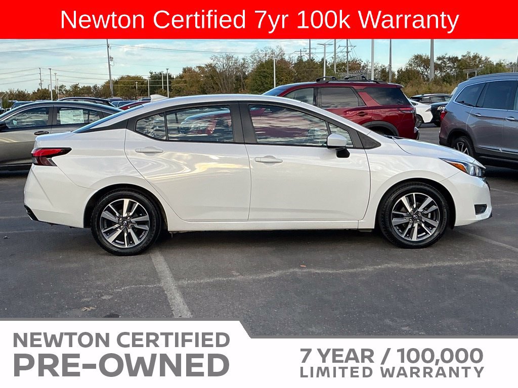 Used 2023 Nissan Versa SV FWD image 4
