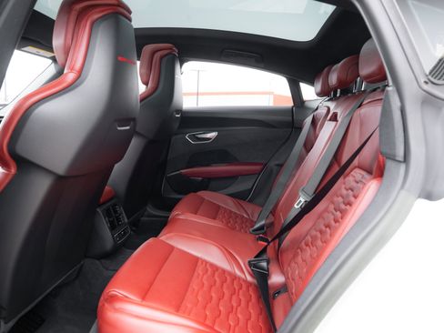 Used 2023 Audi e-tron GT Prestige w/ Prestige Package image 30