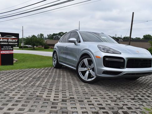 Used 2021 Porsche Cayenne Turbo image 58