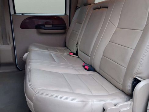 Used 2006 Ford F350 Lariat image 14