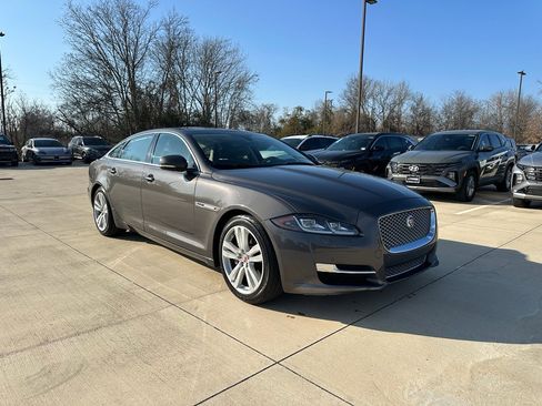 Used 2016 Jaguar XJ L Portfolio image 3