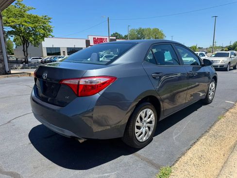 Used 2018 Toyota Corolla LE FWD image 7
