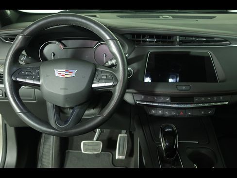 Used 2022 Cadillac XT4 Sport image 17