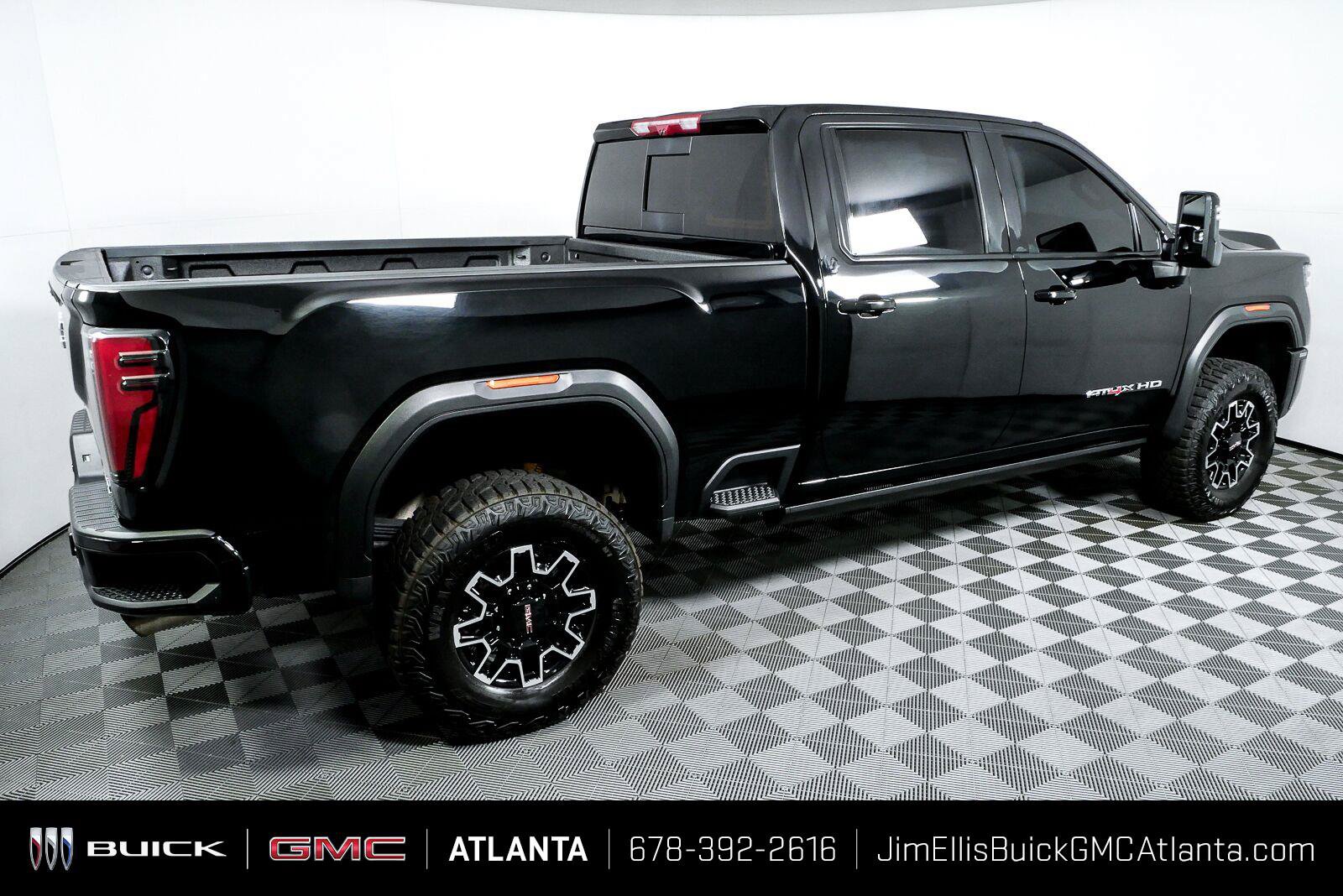 Used 2026 GMC Sierra 2500 AT4X AWD/4WD image 2