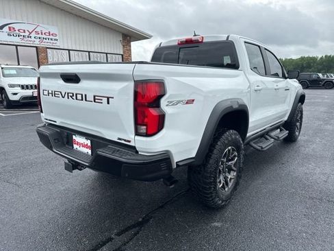 Used 2024 Chevrolet Colorado ZR2 w/ Technology Package AWD/4WD image 8