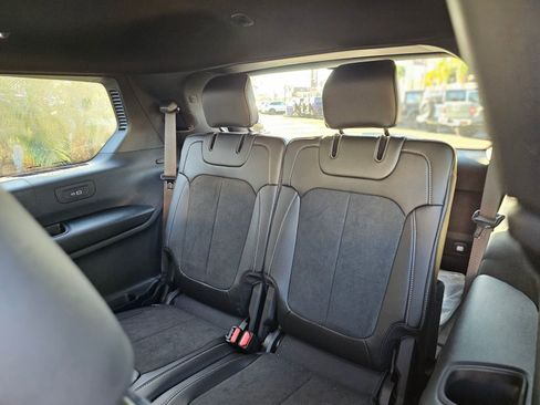 New 2026 Jeep Grand Cherokee L 4WD image 23