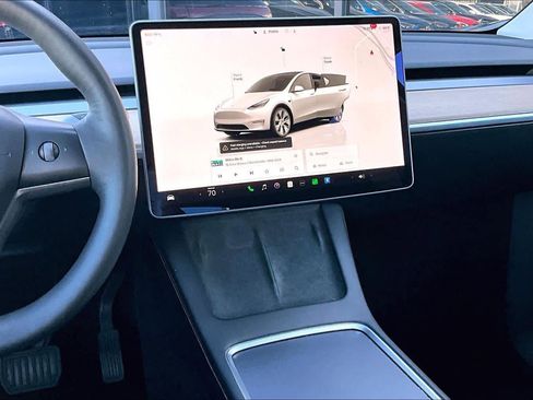 Used 2022 Tesla Model Y Long Range image 6