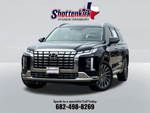 Used 2024 Hyundai Palisade Calligraphy FWD image 1